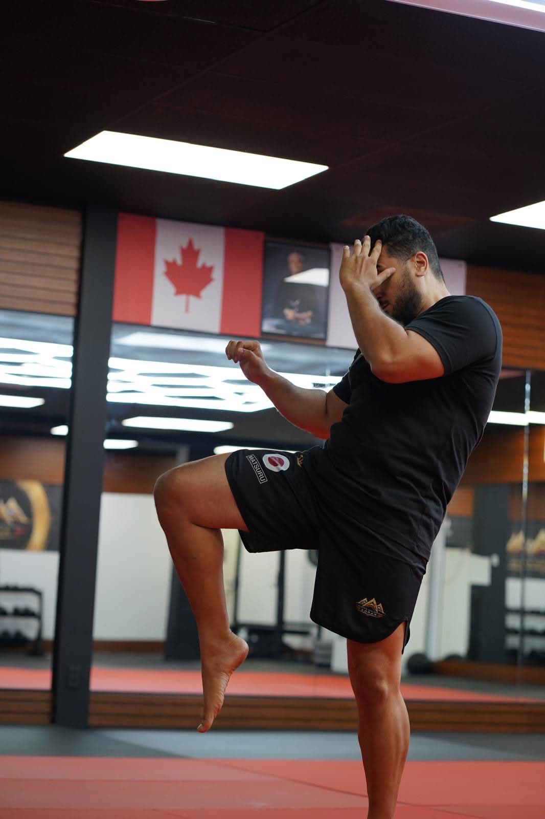 Coach Nadz, instructeur certifié à l'Académie d'Arts Martiaux Adrar